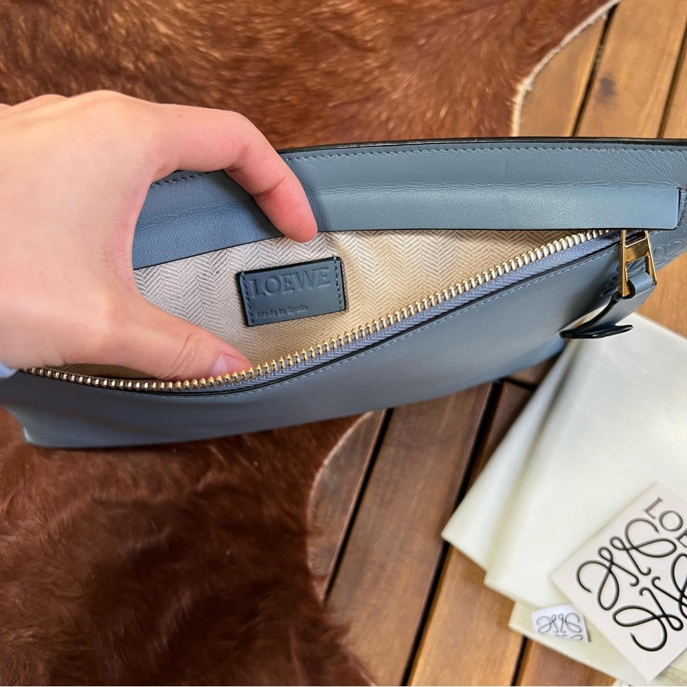 Loewe T Pouch crossbody bag - Picture 6 of 11